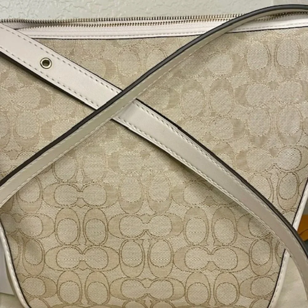 Coach Purse Bag Light Khaki Chalk Small Dufflette NWTs SIG Classic Beauty - Picture 8 of 12